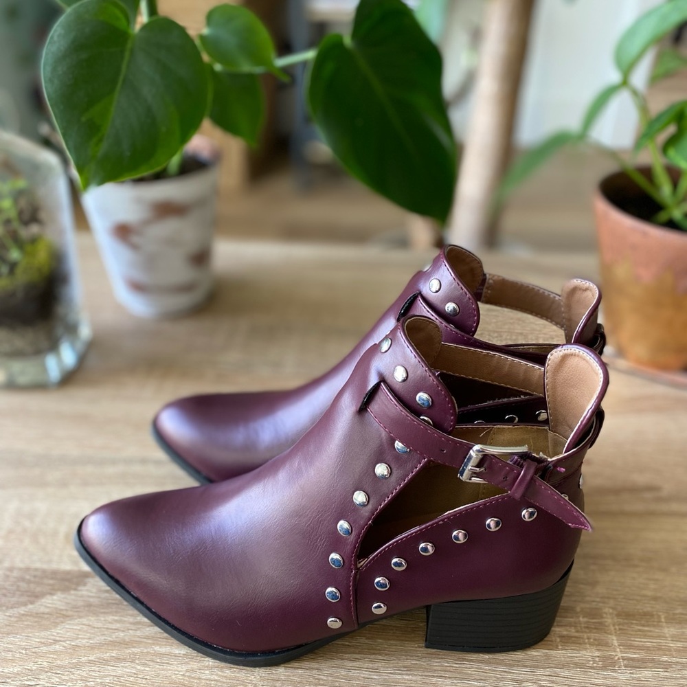 Wasco-25x by Qupid - size 6 (US) - burgundy pu
